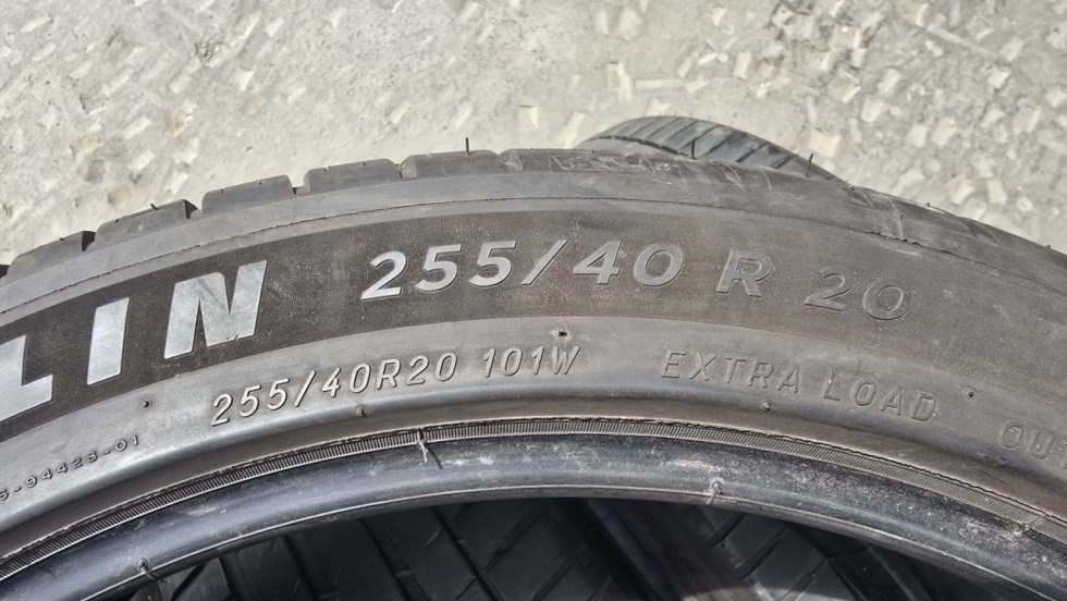 Letní pneu 255/40/20 Michelin - 8