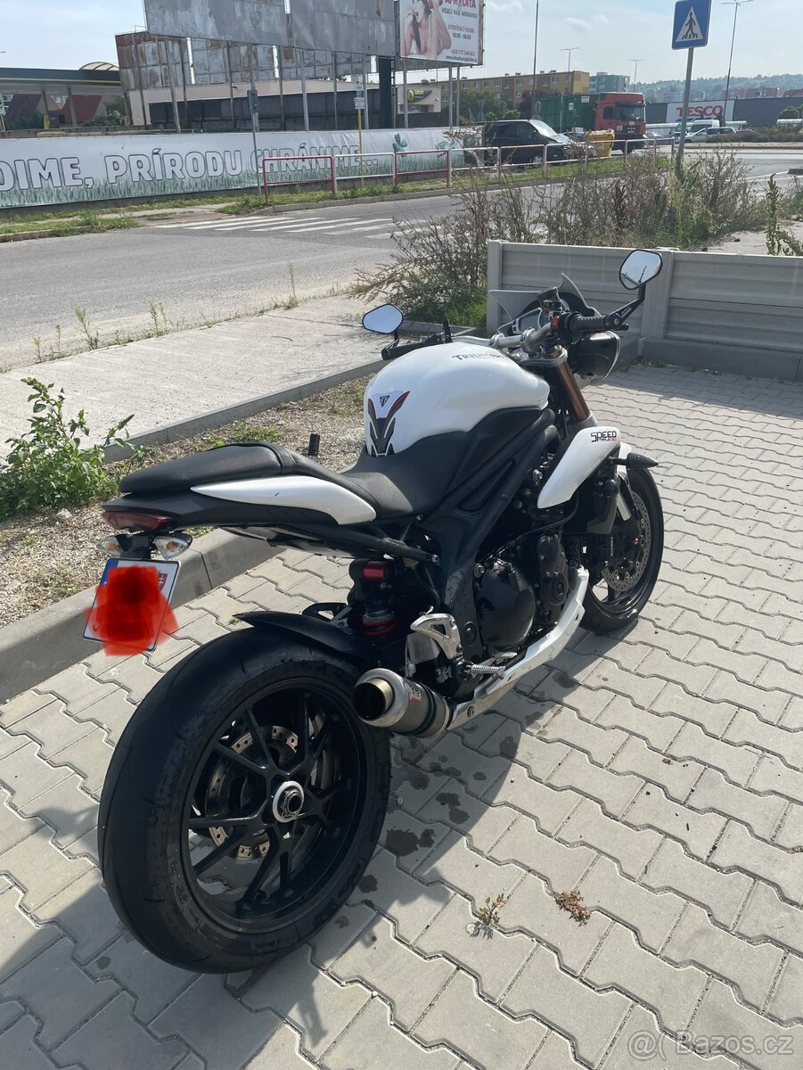 Triumph Speed Triple 1050 R.v 2011 - 8