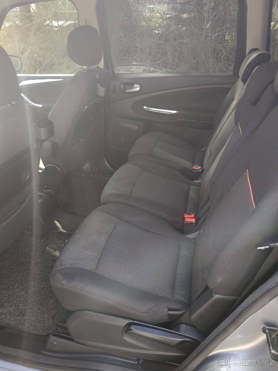 Ford Galaxy - 8