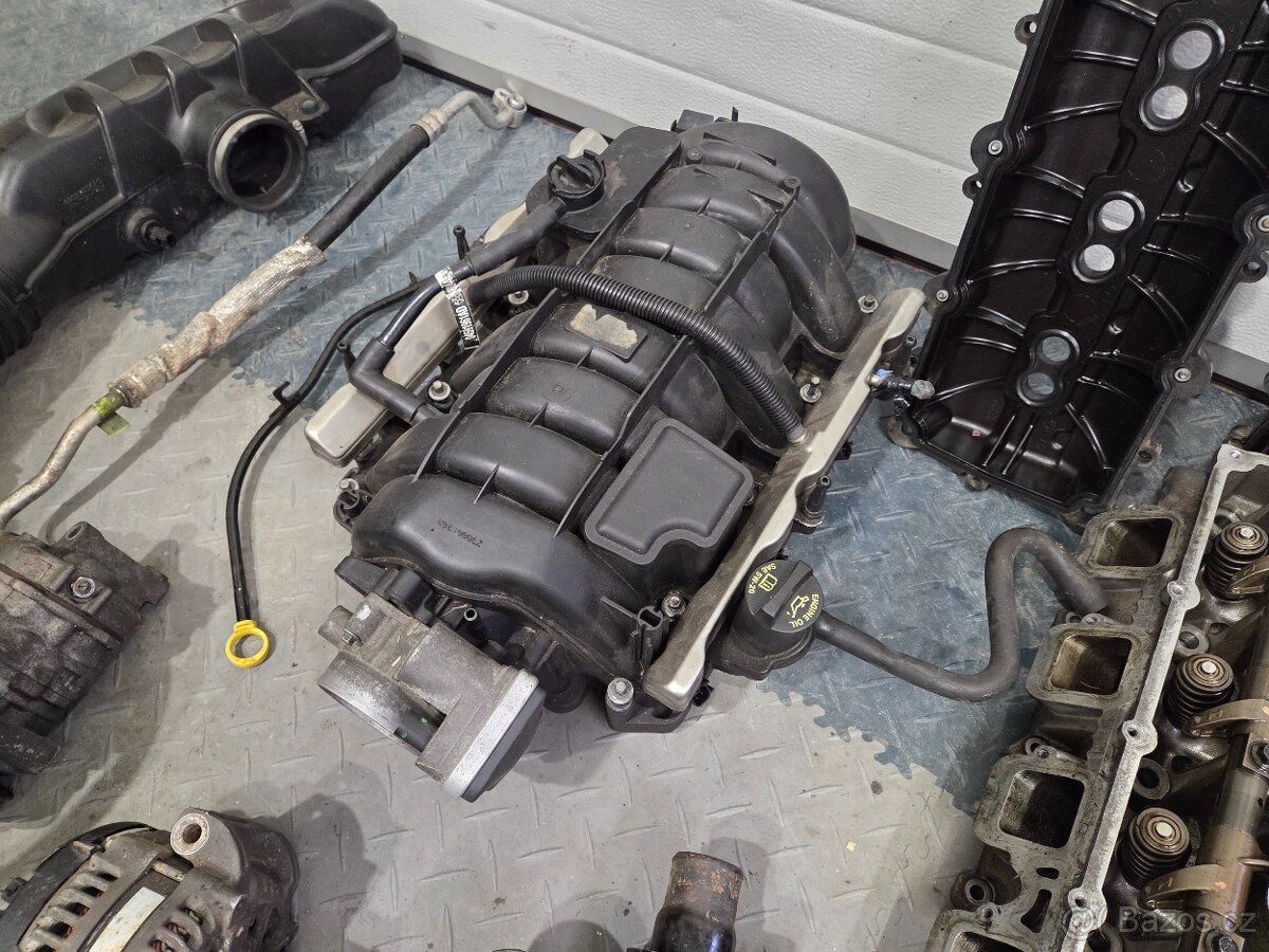 Díly motoru HEMI 5,7L 2010 - 8