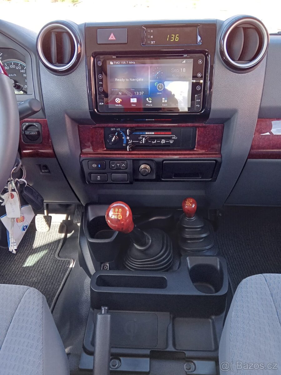 Land Cruiser 79 VDJ 4,5TD V8, 200PS, 4x4 Pick Up, NAVIGACE - 8