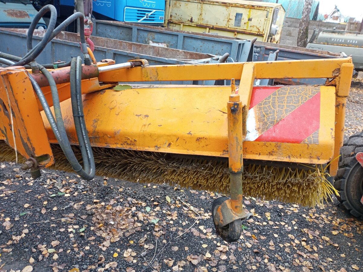 Koště Multicar - 8