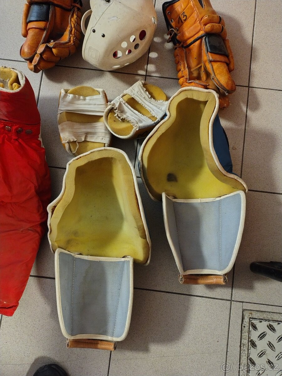 Retro hokejová výstroj - 8