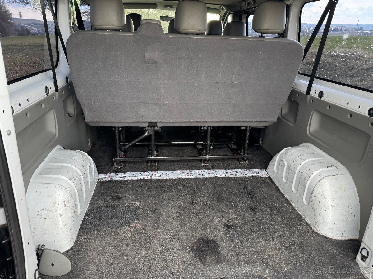 Opel Vivaro 2.0 2008 - 8