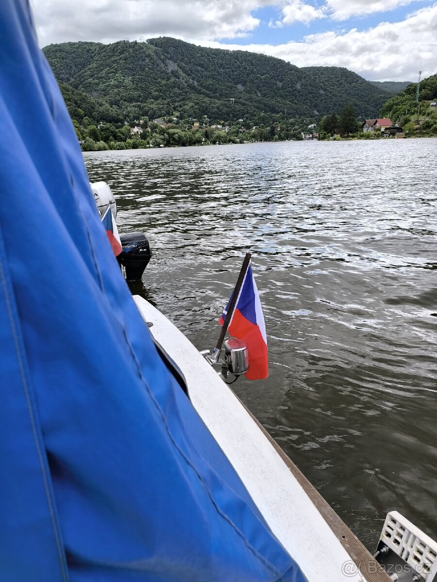 Prodám kajutovou motorovou loď - 8