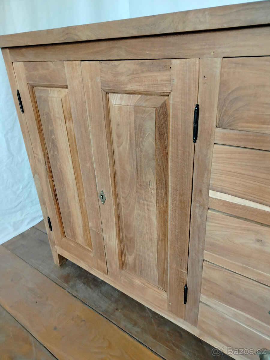 Velká masivní komoda TEAK - 8