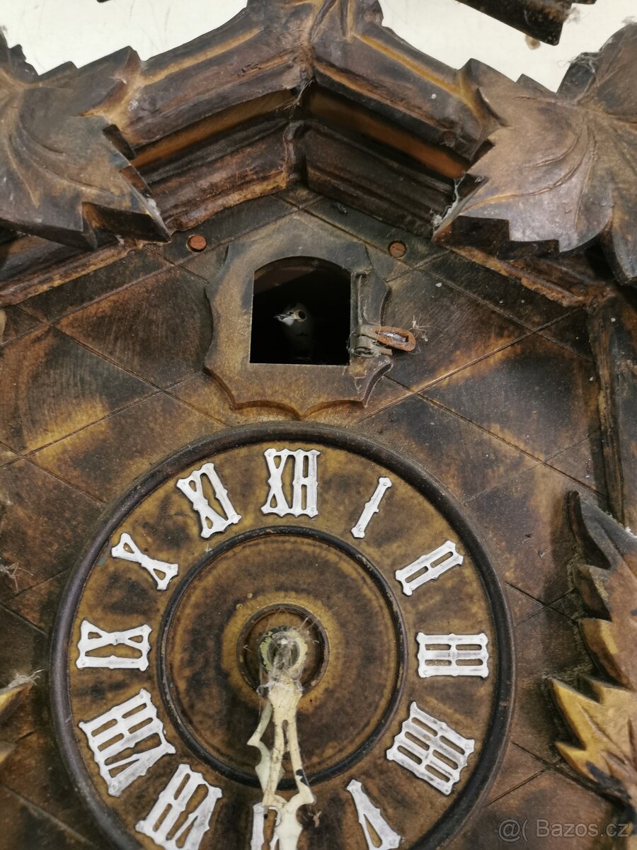 Staré hodiny, kukačky. - 8