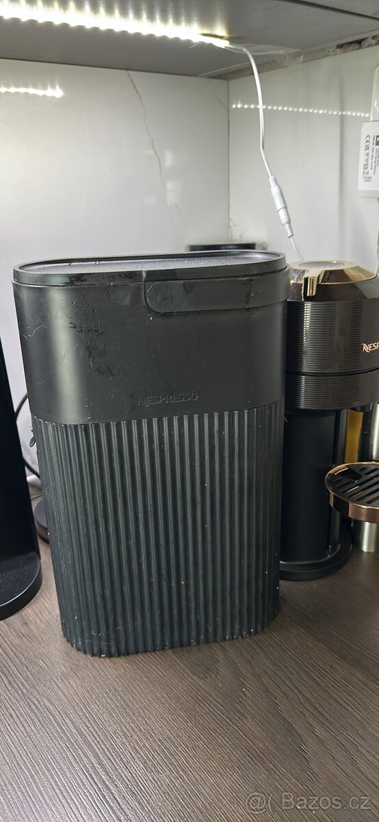 Kávovar Nespresso Vertuo Next s příslušenstvím - 8