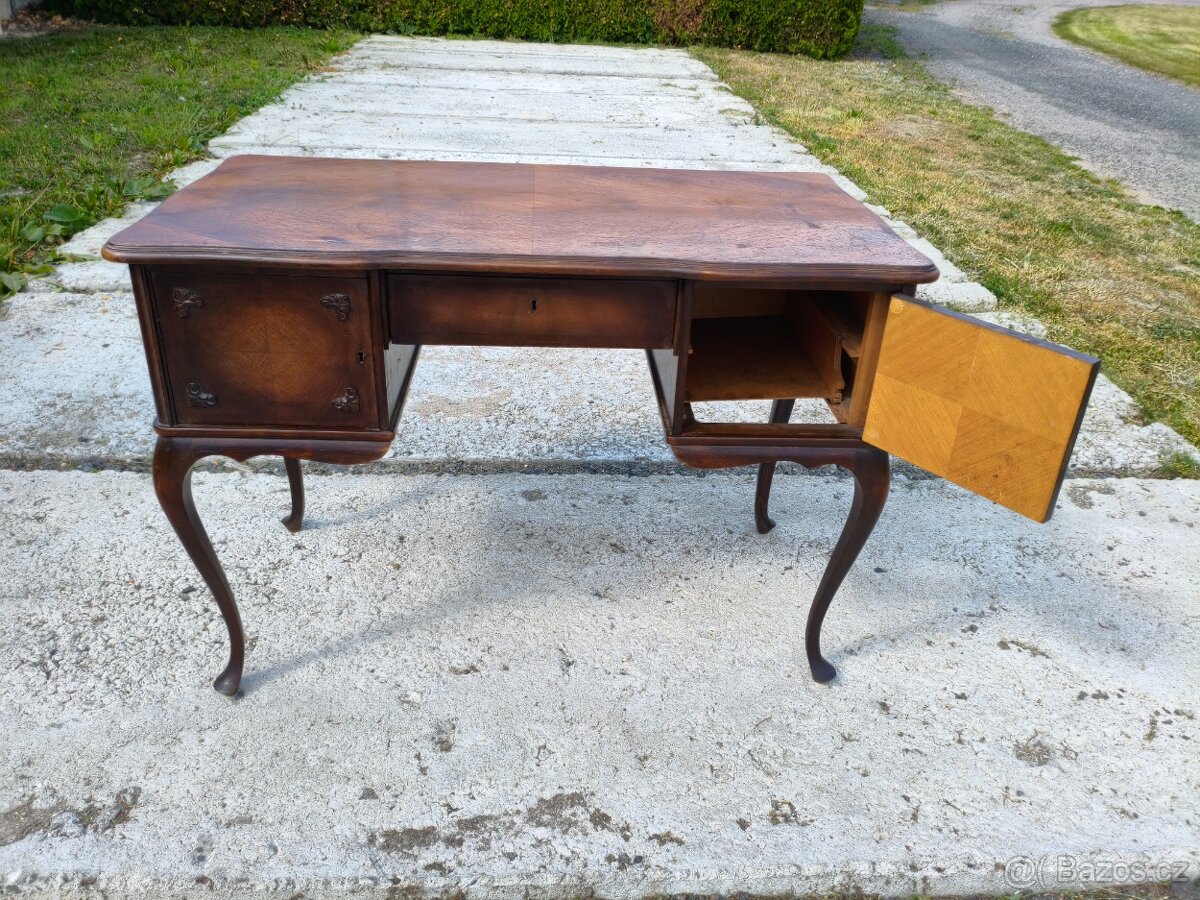 Prostorový psací stůl v ořechové kořenici - 8