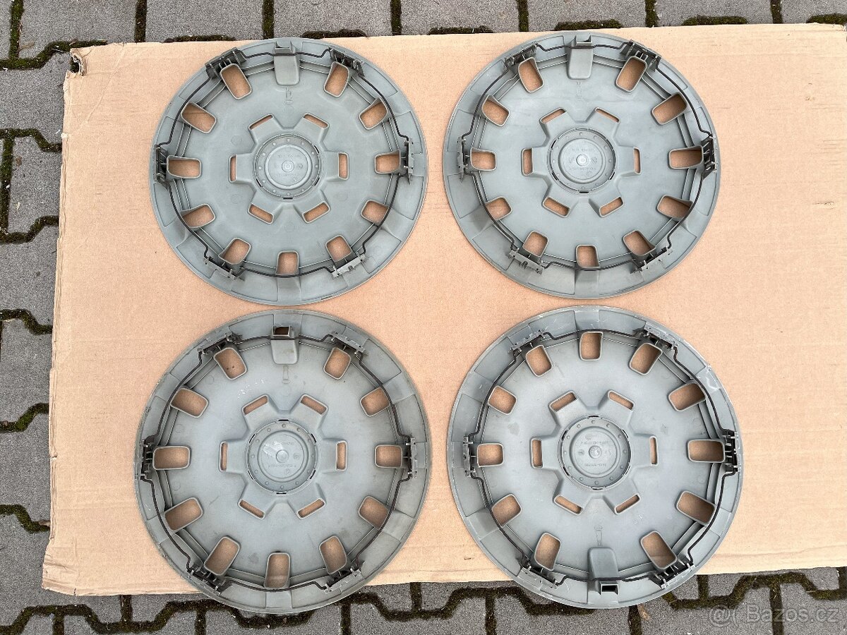 Originální poklice BMW 15" - 8