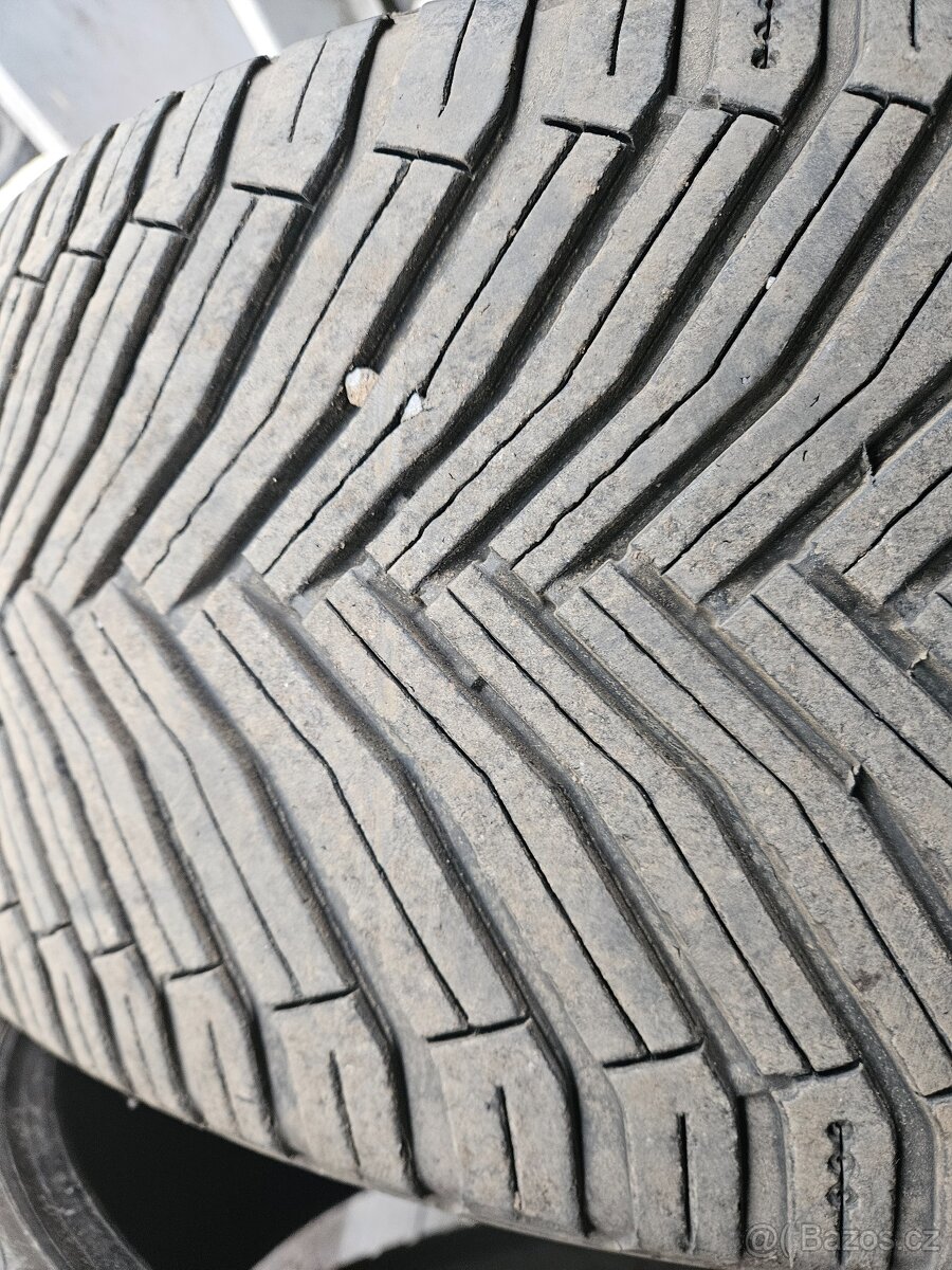 255/45R19 104H XL CrossClimate 2 SUV VOL MICHELIN - 8