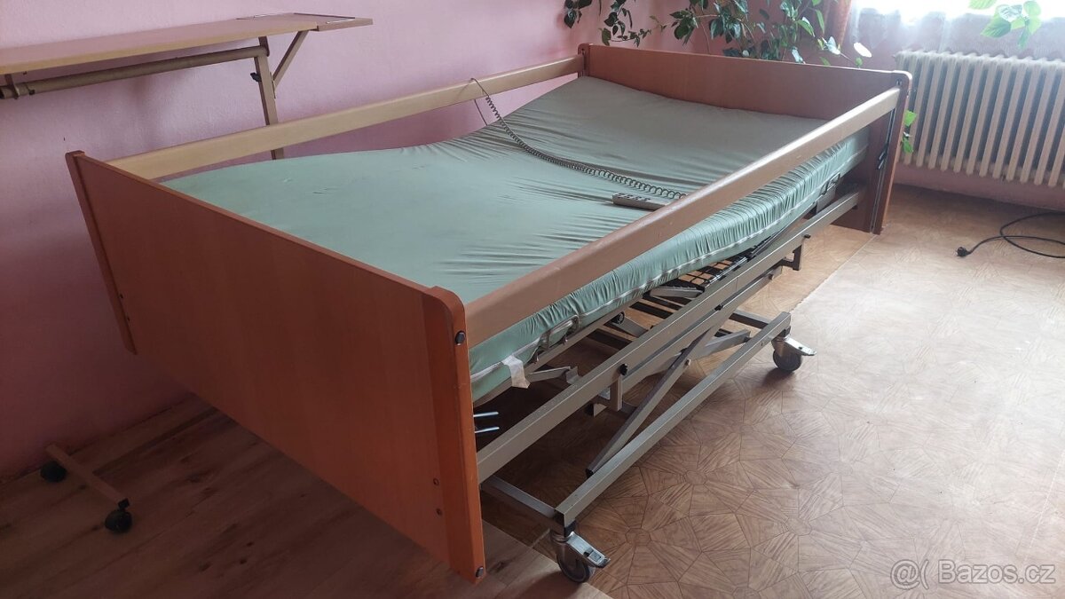Postel zdravotní, polohovací, masiv - 8