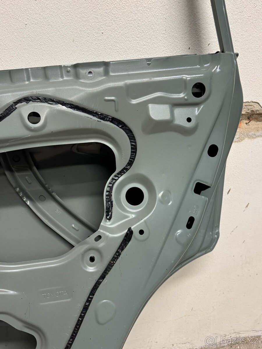 Toyota Corolla Cross, PZ dveře - 8