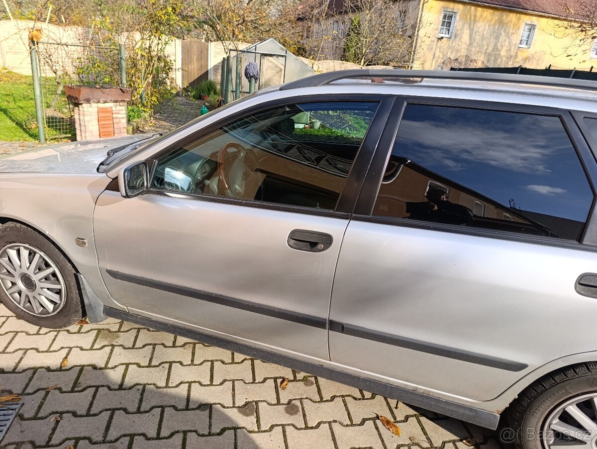 Volvo V40 1.9TDI 85kW 2001 - 8