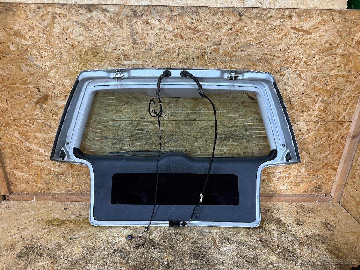 PÁTÉ DVEŘE KUFRU VW PASSAT B5.5 LA7W - 8