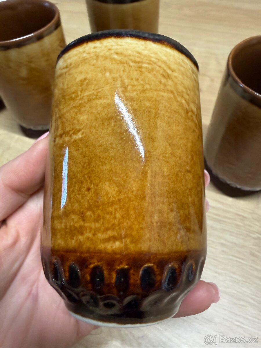 Sada 6 kameninových hrnků v hnědé glazuře - 8