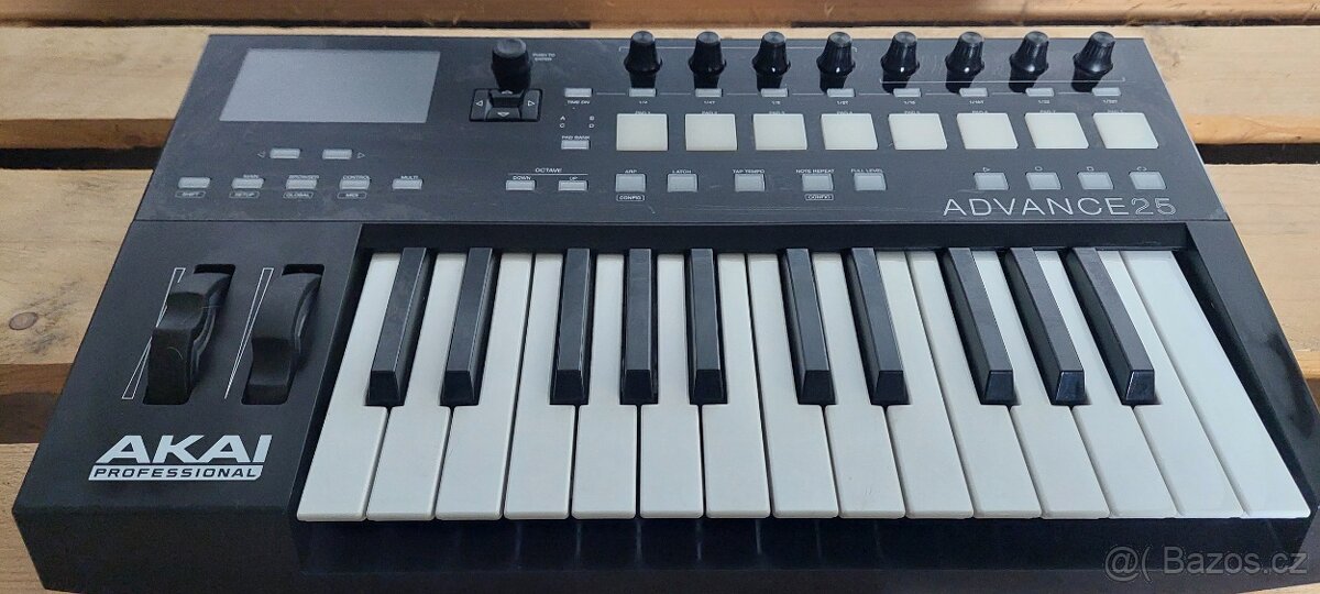 AKAI ADVANCE 25 - 8