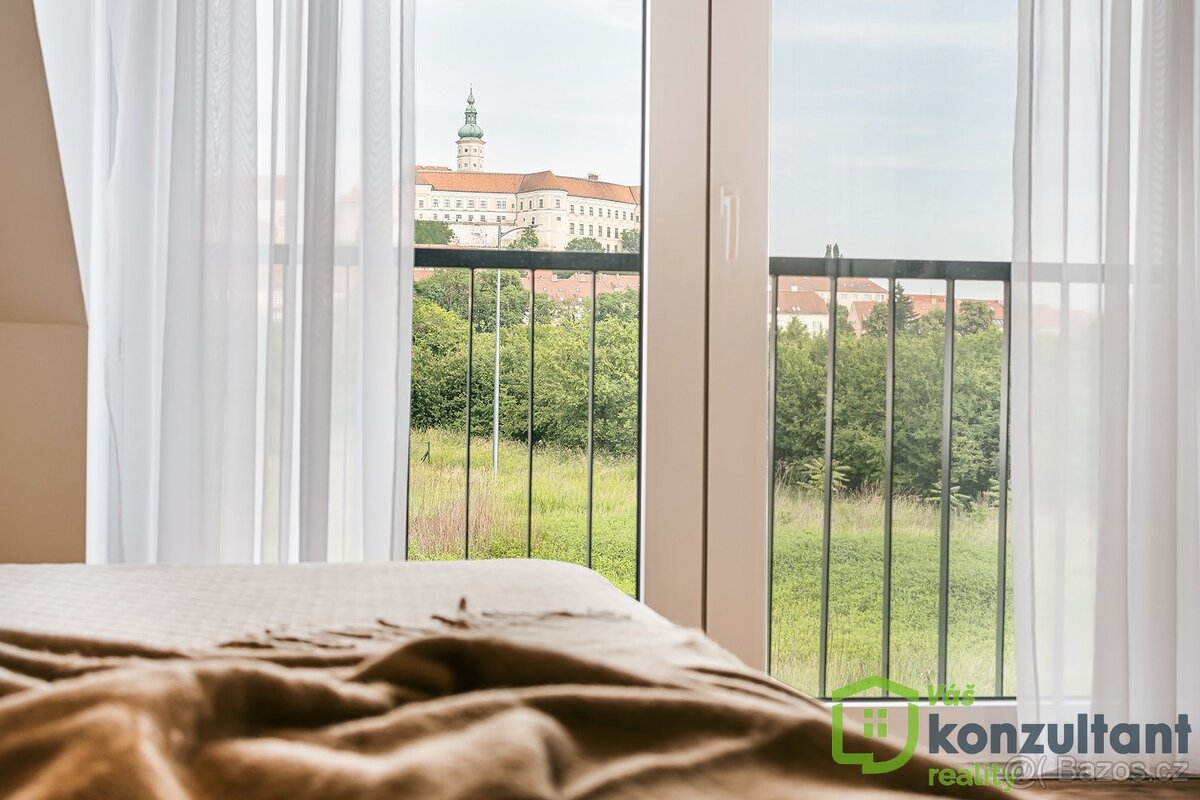 Rodinný dům v Mikulově s luxusním bazénem, ev.č. 00777 - 8