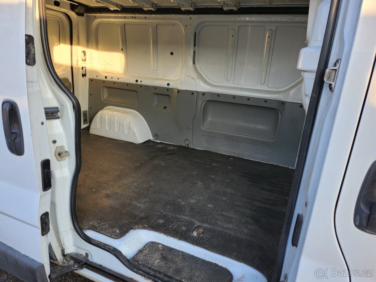 Renault Trafic 2.0 TDCI - 8