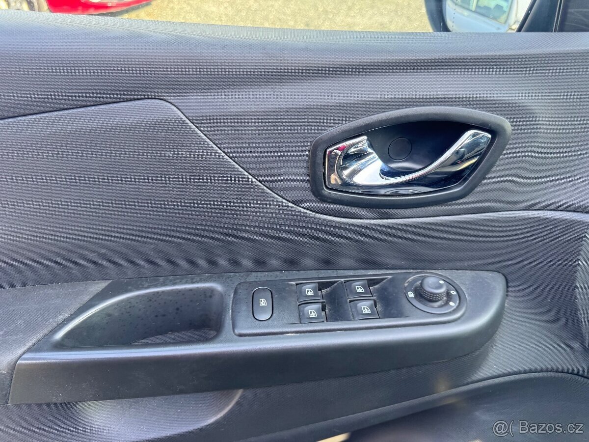 Renault Captur 0.9 TCe, 142 tis km, 2015 - 8
