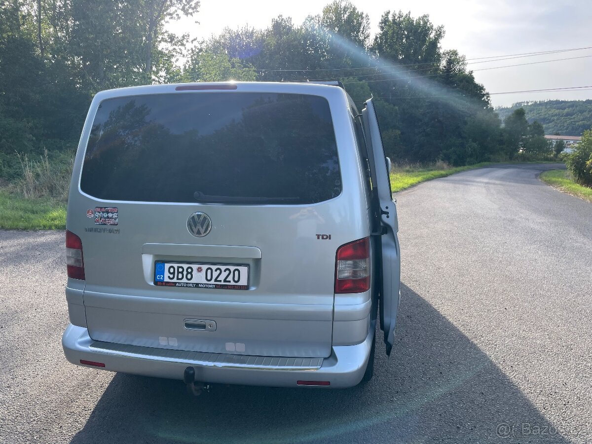Volkswagen Multivan 2,5 - 8