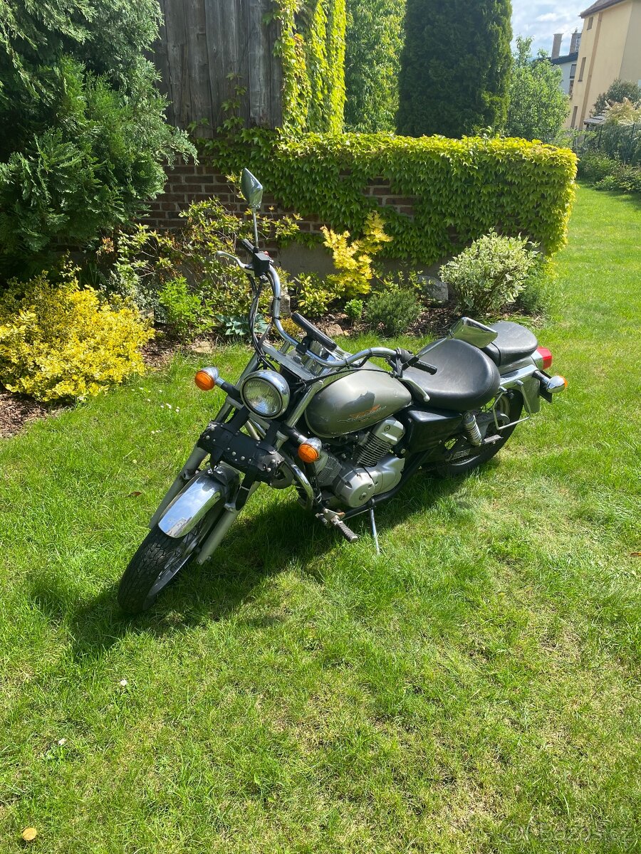 Honda Shadow 125 VT - 8