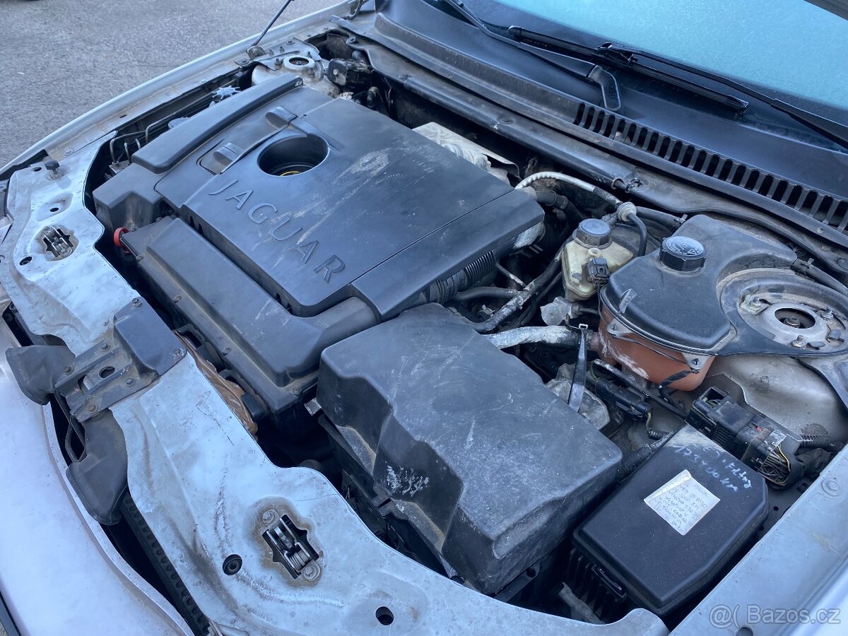 Prodám Jaguar X-type , 2.0 Diesel - vada motoru - 8