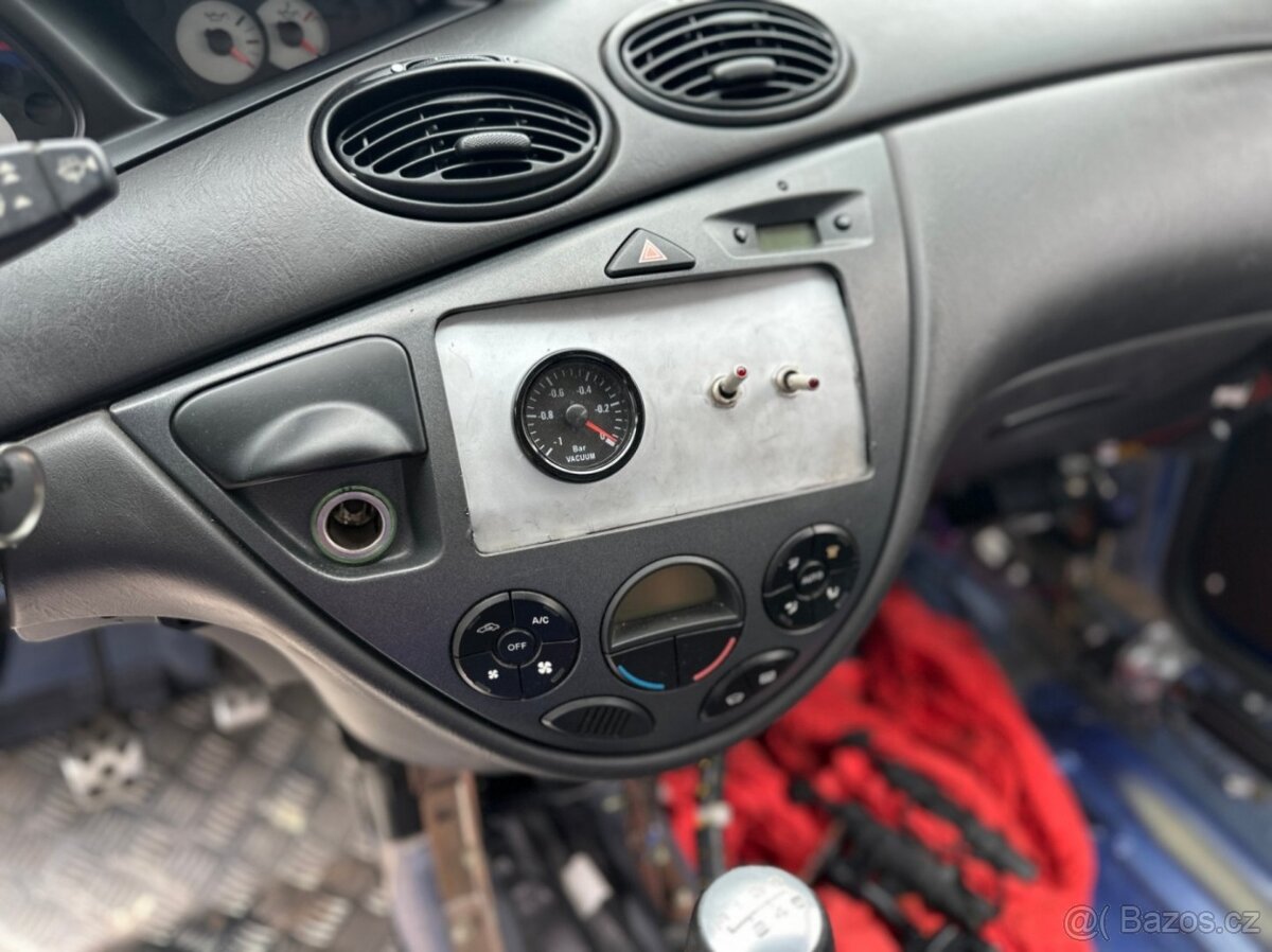 Nabízím Ford Focus ST170 2.0 16v 127kw - 8