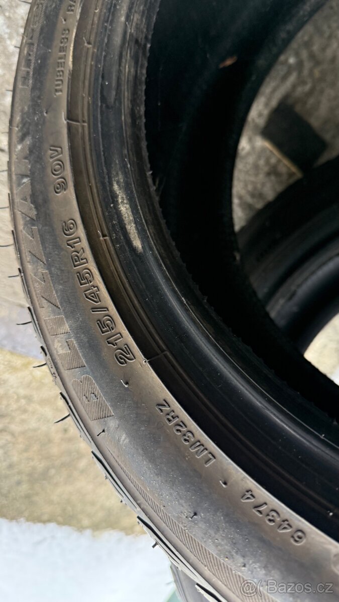 215/45R16 - 8