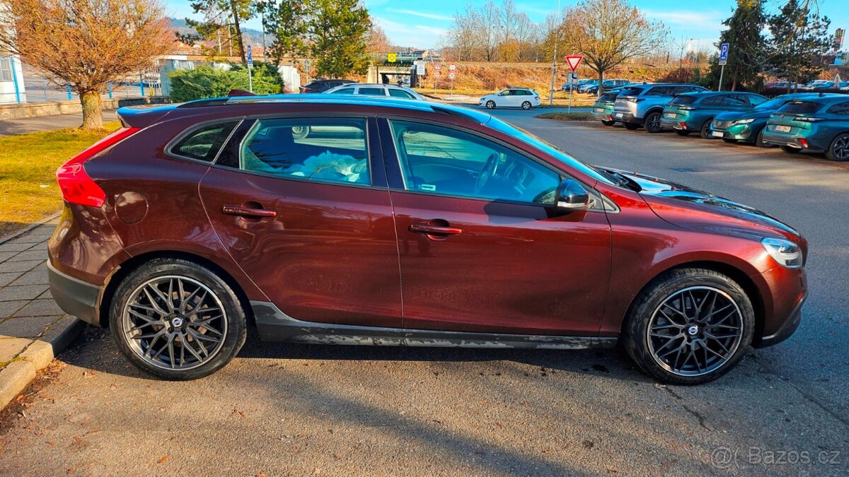 Volvo V40, CC D3 NEZ.TOPENÍ, bez adblue systému - 8