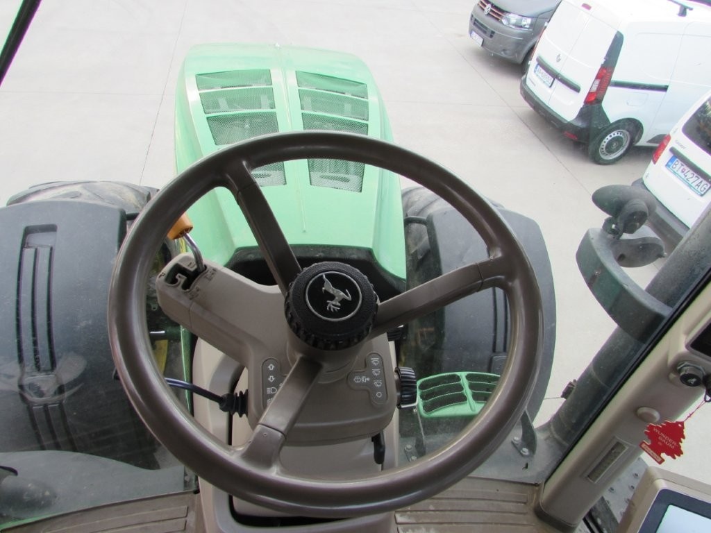 JOHN DEERE 7230R - 8