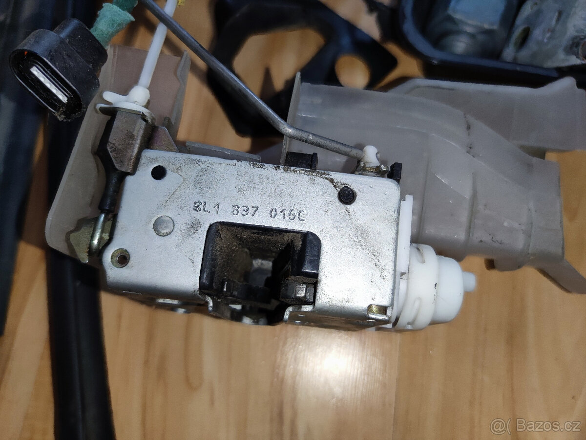 Audi A3 8L 1.6 74kw díly - 8