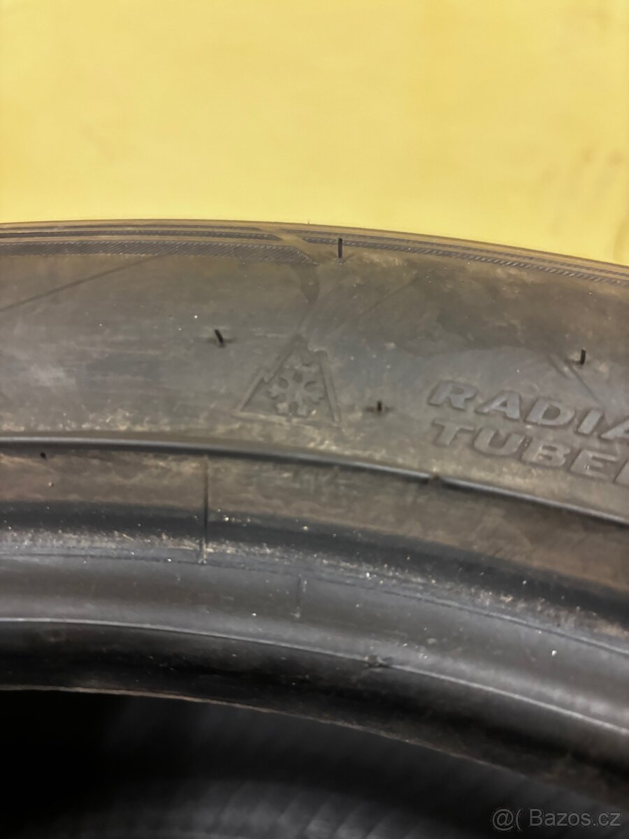 Zimní pneu Hankook 225/50 R18 - 8