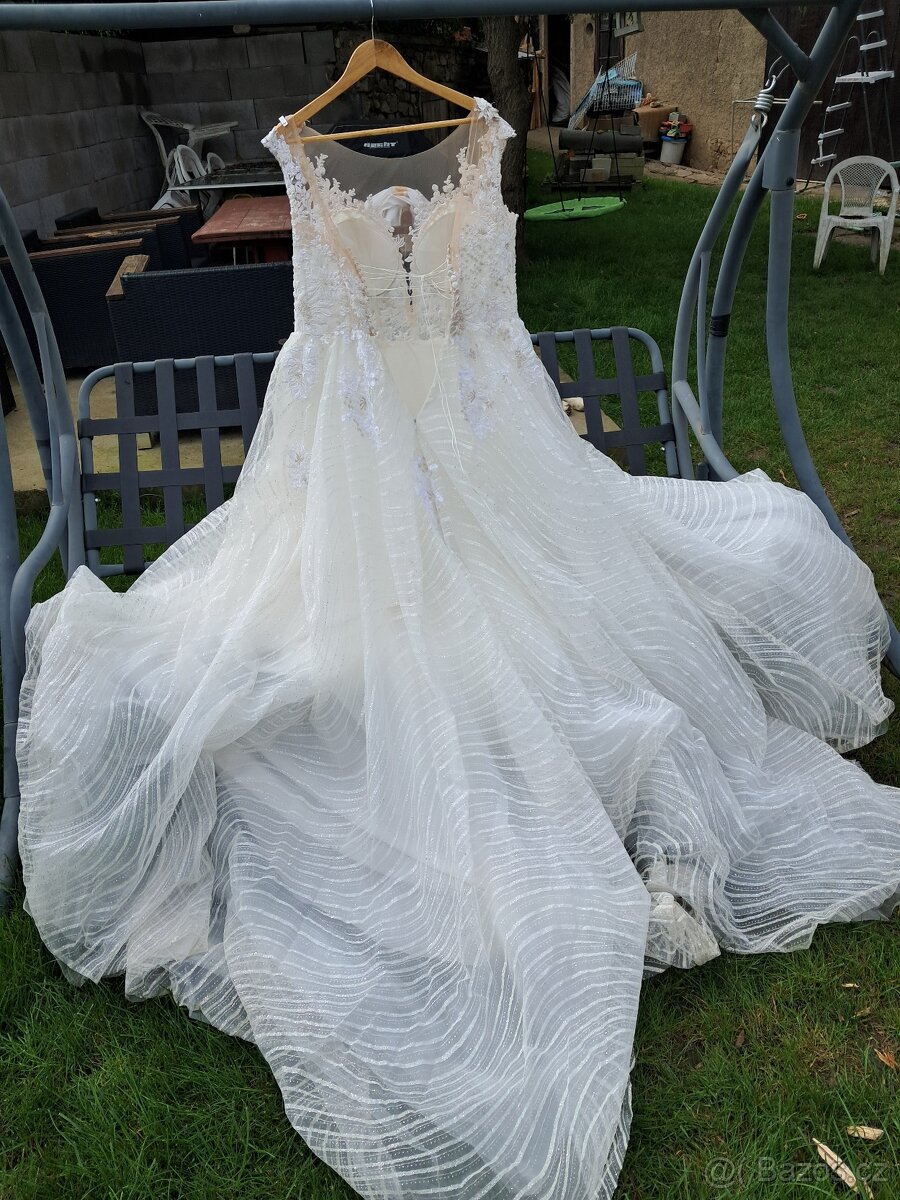 Svatební šaty - 8