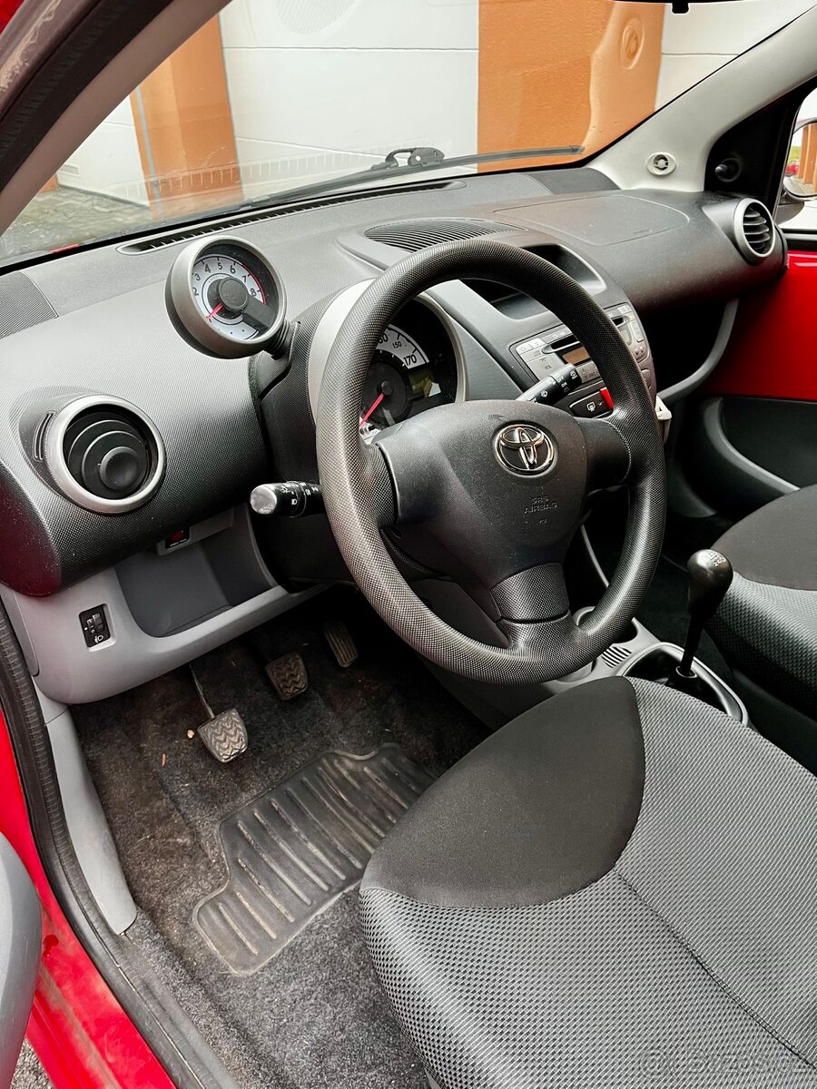 Toyota Aygo - 8