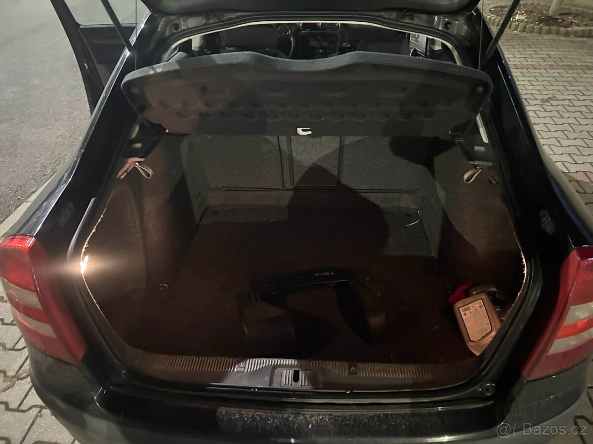 Škoda OCTAVIA 2 - Náhradní díly CELEK - 8