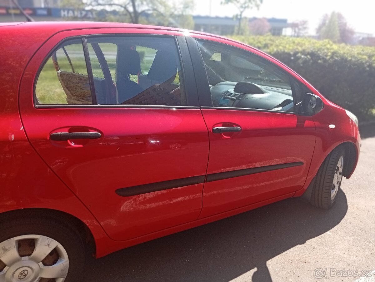 Toyota YARIS 2007 - 8