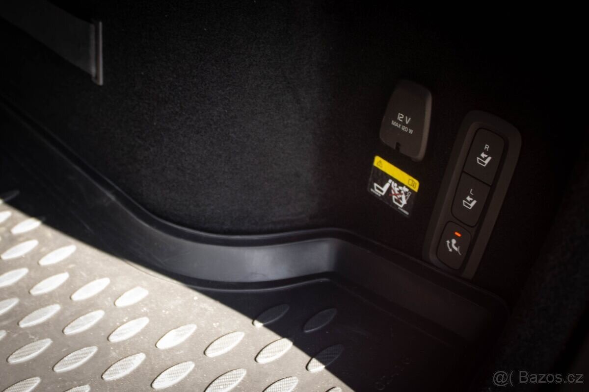 Volvo V60 2,0D 147kw A/T AWD - DPH - 8