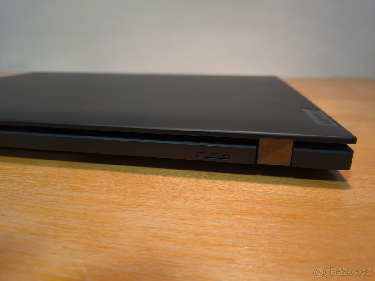 Lenovo ThinkPad P16s Gen 1 - 8