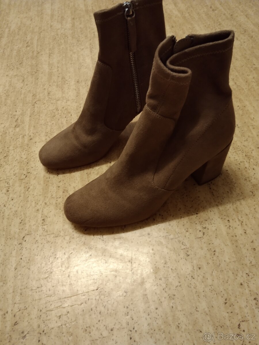 Zara Basic dámské kozačky velikost 37. - 8