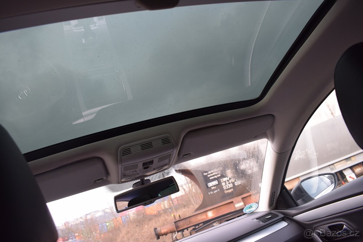 Volkswagen Passat CC 2,0 TDi DSG SUPER STAV - 8