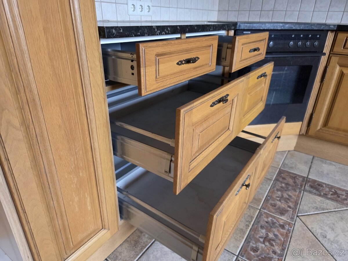Krásná kuchyňská linka 8,5 metrů - 8