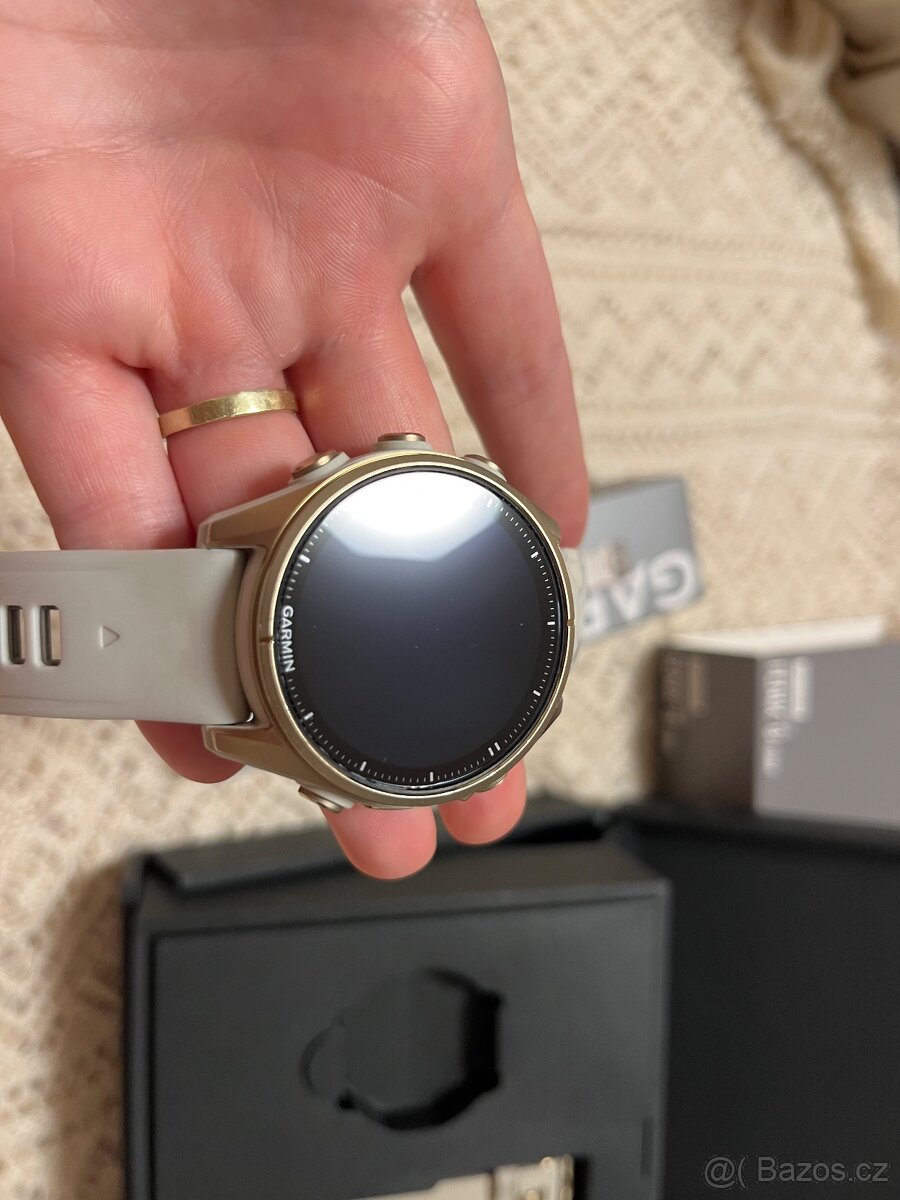 Garmin Fenix 8 43mm Sapphire Gold - 8