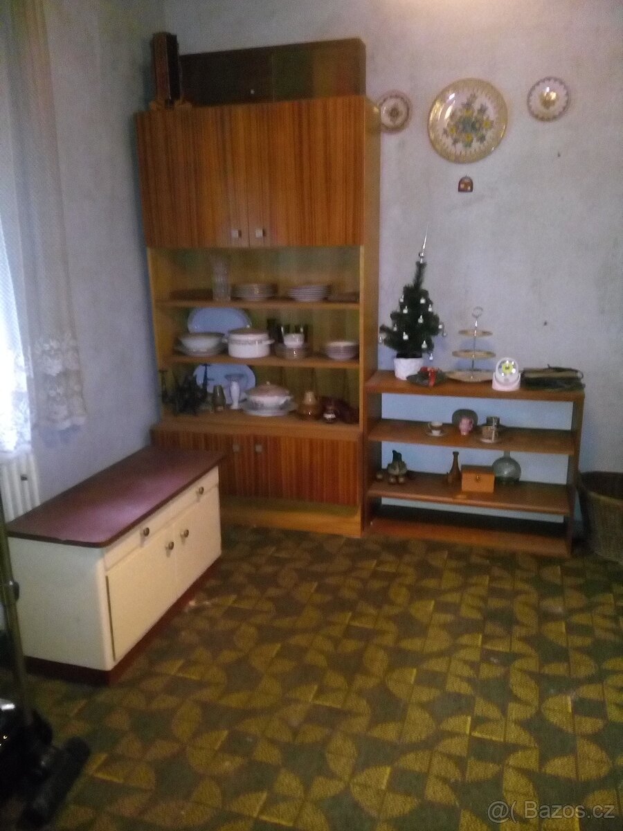 Prodám různý nábytek, kulatý rozkládací stůl - 8