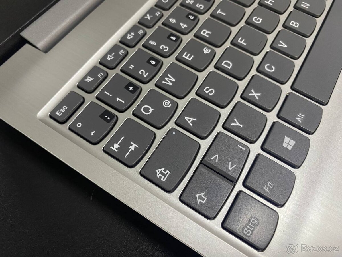 LENOVO Ideapad 3 15ITL05 15,6“/Intel Core i3-11.gen /SSD 240 - 8