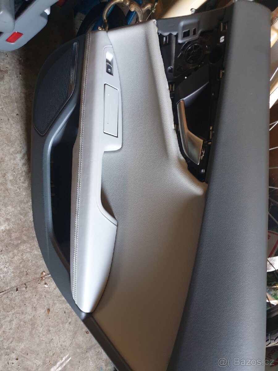 Interiér Audi A7 sedačky, stropnice atd. - 8