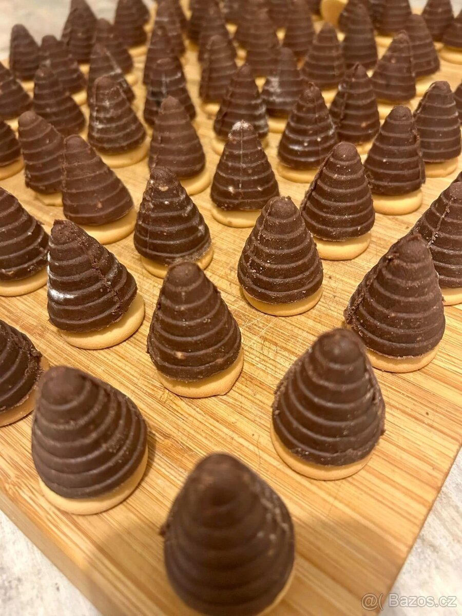 Domácí vánoční cukroví, cena 800 Kč/kg - 8