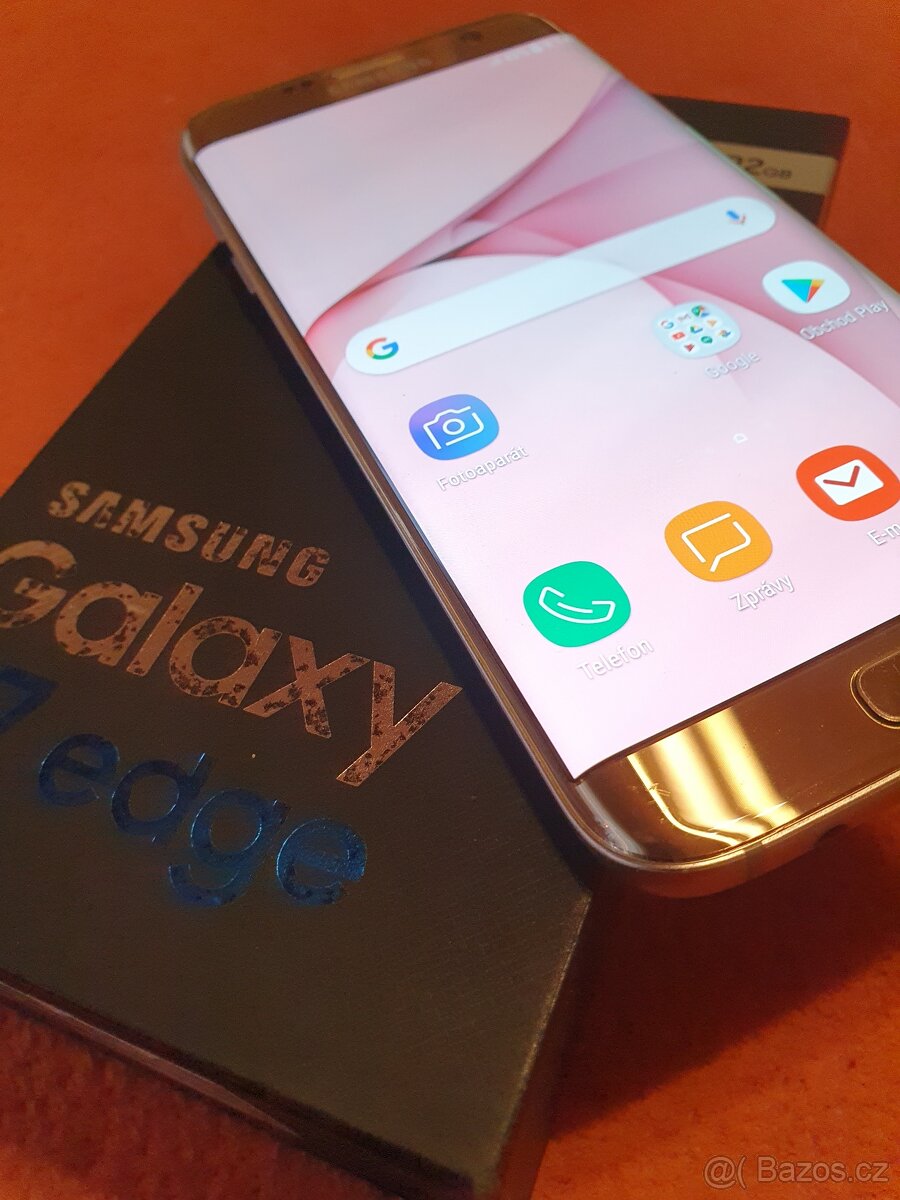 Samsung Galaxy S7 EDGE s velkým příslušenstvím - 8