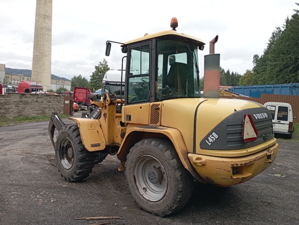 Prodám Volvo L45 - 8
