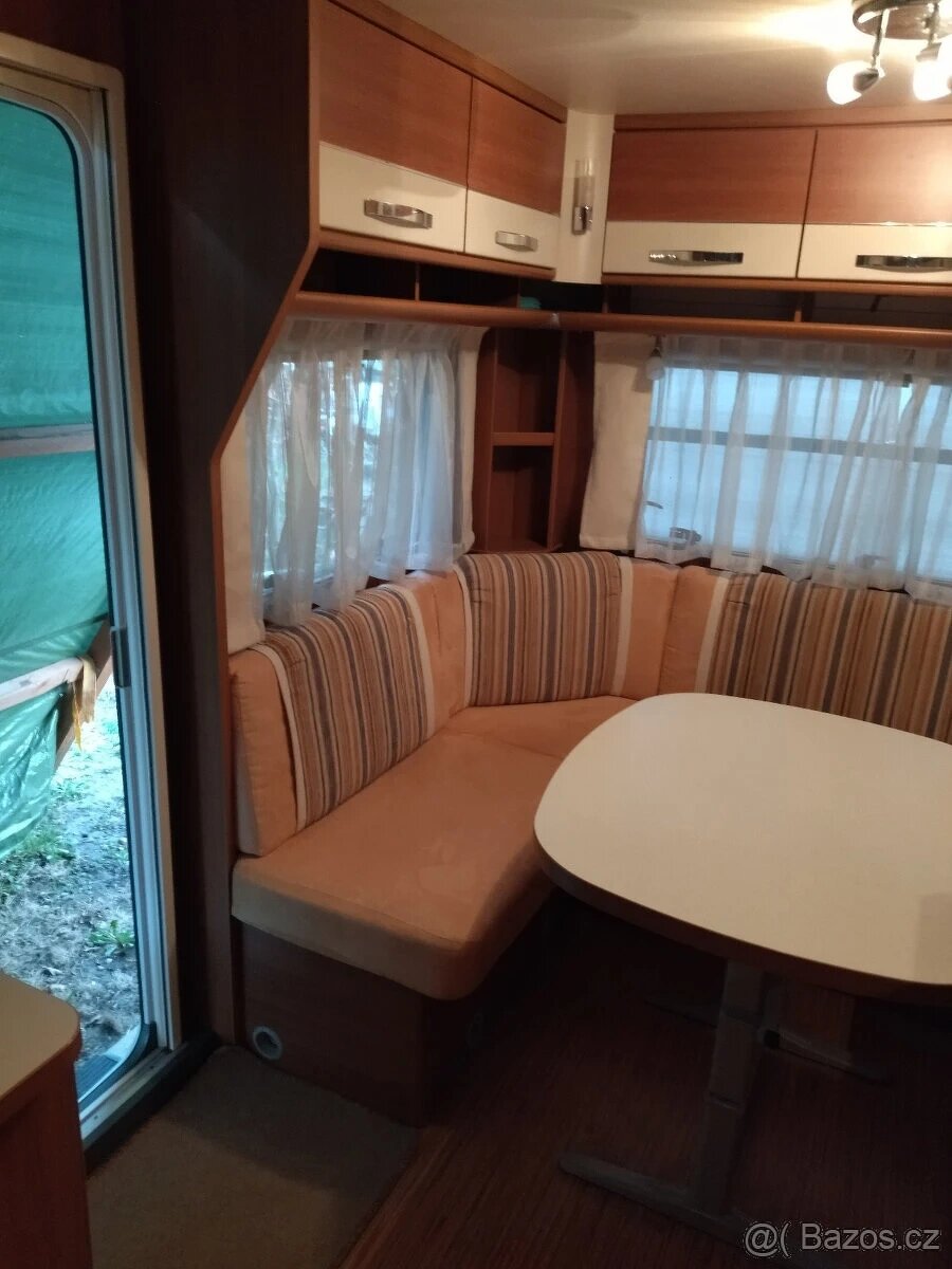 Půjčím karavan Hymer Carado 500, mover, markýza, pro 4 lidi - 8